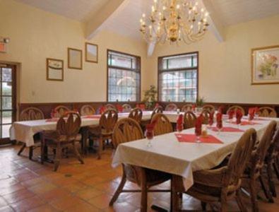 Merced Inn & Suites Restoran foto